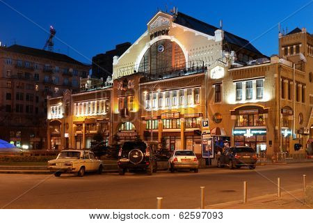 KIEV, UKRAINE ÃÂ¢Ã?Ã? JANUARY 27, 2007: Bessarabskiy Market (Rynok ) at night. Bessarabskiy is an indoor market located in the center of Kiev on the Bessarabska Square.