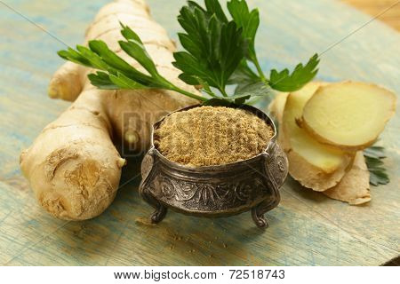 ground and fresh ginger traditional oriental spice