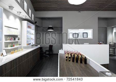 Luxury Perfume Store