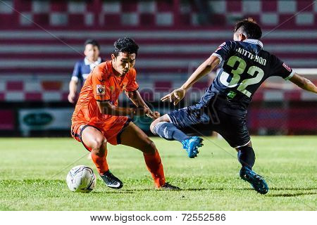 Sisaket Thailand-september 21: Tadpong Lar-tham Of Sisaket Fc. In Action During Friendly Match Betwe