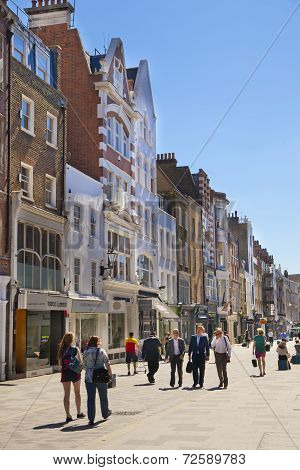 Bond street shops, Selfridges in London