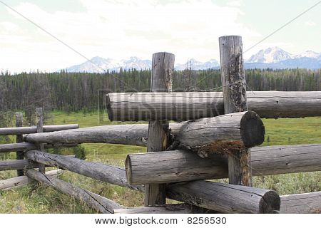 Sawtooth vuoret pole aita