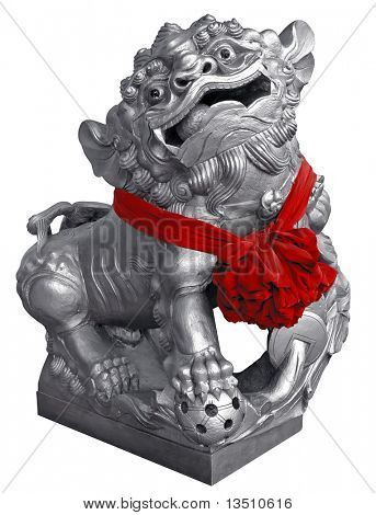 클리핑 패스와 함께 고립 된 실버 사자 동상