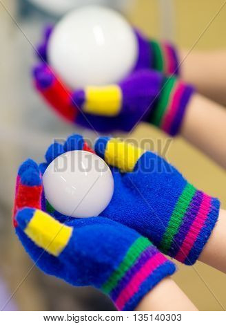 The dry ice experiments. Gas bubble in hand.