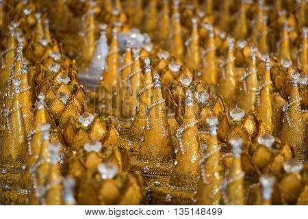 Offering sacrifices gold religious buddhism in asia