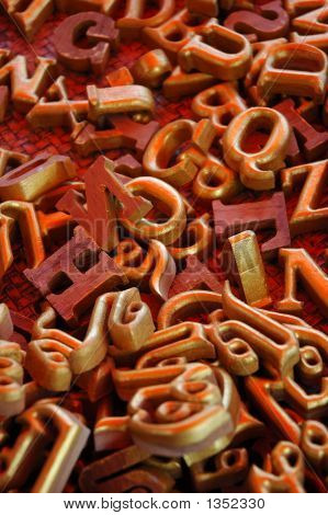 Numeri e lettere in legno