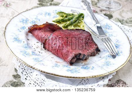 Roastbeef with green Asparagus and Mashed Potatoes