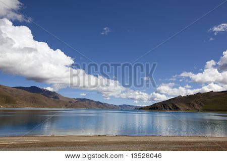 Tibet: See Yamdrok yumtso
