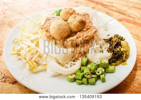 Rice Noodles In Fish Curry Sauce (kanom Jeen Nam Ya).