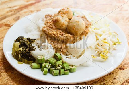 Rice Noodles In Fish Curry Sauce (kanom Jeen Nam Ya).