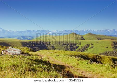 Caucasus Góra, Błękitne niebo