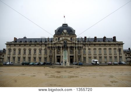 La statua di Charles De Gaulle a cavallo