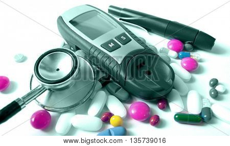 Device for measuring blood sugar level and pills