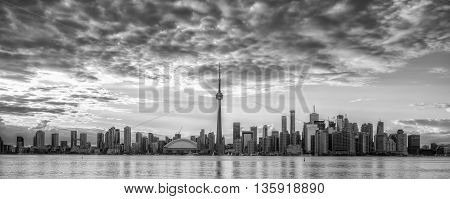 VIEW OF TORONTO SKYLINE IN BLACK AND WHITE