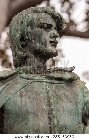 Los Angeles, Ca, Usa - April 5, 2018: Head And Torso Closeup Of Green Bronze Statue Of Felipe De Nev