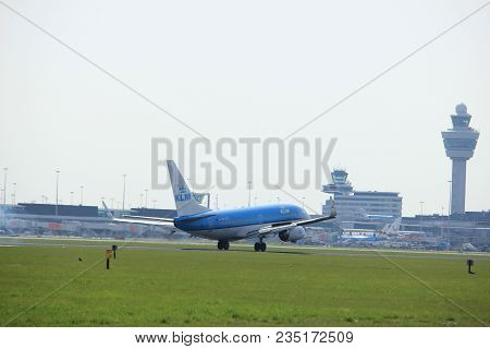 Amsterdam, The Netherlands, April 7th, 2018: Ph-bgt Klm Royal Dutch Airlines Boeing 737-700 Approach