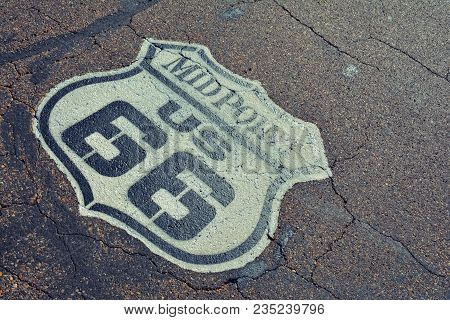 Midpoint In The Historic Route 66.