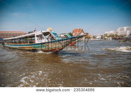 Bangkok February 7 2016: Culture, Features And Life Of Thailand.  Chao Phraya River