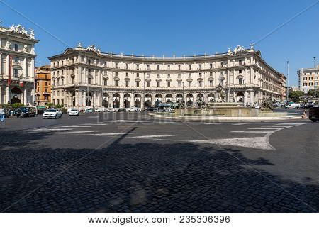 Rome, Italy - June 22, 2017: Amazing View Of Piazza Della Repubblica, Rome, Italy