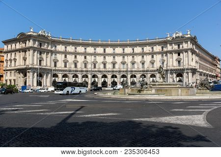 Rome, Italy - June 22, 2017: Amazing View Of Piazza Della Repubblica, Rome, Italy