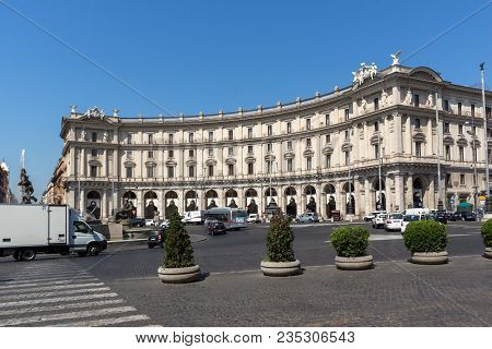 Rome, Italy - June 22, 2017: Amazing View Of Piazza Della Repubblica, Rome, Italy
