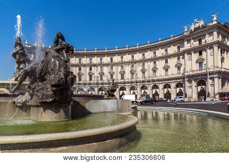 Rome, Italy - June 22, 2017: Amazing View Of Piazza Della Repubblica, Rome, Italy