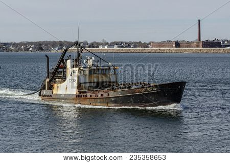 New Bedford, Massachusetts, Usa - April 9, 2018: Clammer Wando River Approaching Hurricane Barrier I