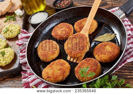 Crispy Rice Cutlets Of Leftover Rice