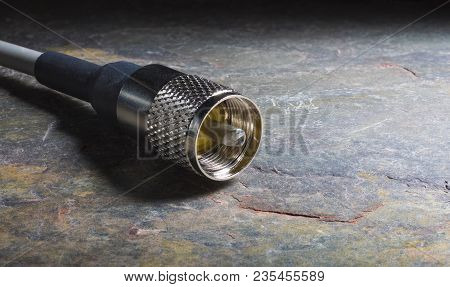 Metal Connection For A Cb Or Shortwave Radio To The Antenna Coax