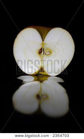 La mitad de la manzana