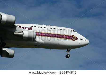 Hs-tgl Boeing 747-400 Of Thaiairway.