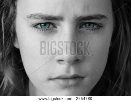 파란 눈을 가진 소년