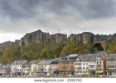 Schloss und Stadt Boullion