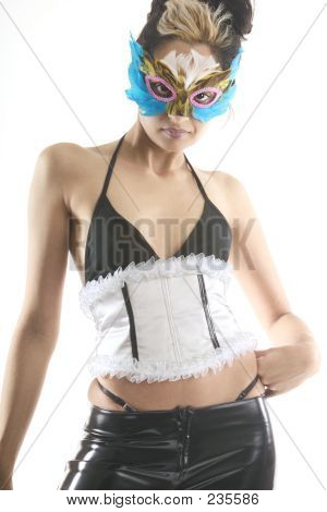 Donna In maschera