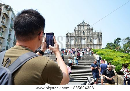 Macau, China- 06 Apr, 2018: People At Ruins Of Saint Paul Church In Historical Old City Center In Ma