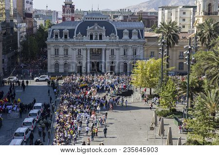 Santiago De Chile, Chile - January 16, 2018: Unidentified People On The Street Of Santiago De Chile 