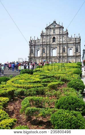 Macau, China- 06 Apr, 2018: People At Ruins Of Saint Paul Church In Historical Old City Center In Ma