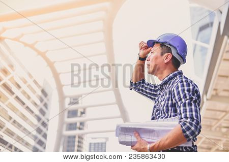 Concepts Business Engineering, Professional Engineers, Young Business People Are Planning Constructi