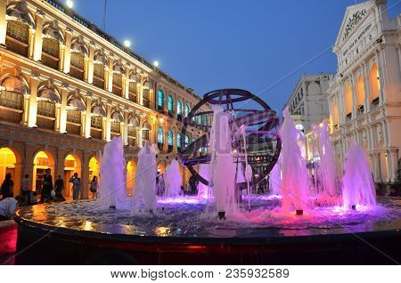 Macau, China- 07 Apr, 2018: Night View Of Fountain At Senado Square. The Territory Was The Last Euro