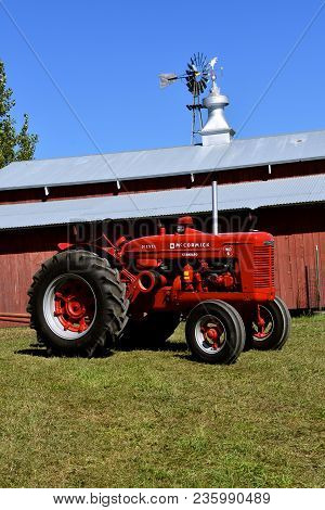 Dalton, Minnesota, Sept 8, 2017: An Old W6 Mccormick Diesel Tractor Is Displayed At The Annual Septe