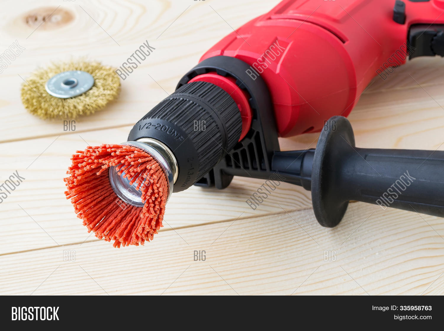 Imagen y foto Red Drill Abrasive (prueba gratis) Bigstock