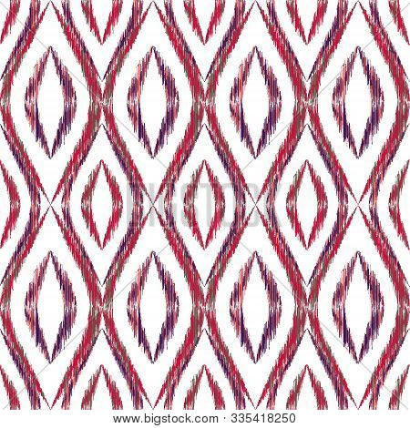Ikat Ogee Seamless Vector Pattern Illustration. Ethnic Fabric Print Geometric Ikat Pattern. Smooth O