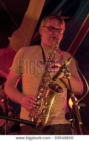 Helele předvádění žít ve světě šapitó v Exeteru respekt Festival 2012