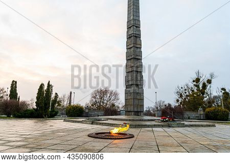 Kaliningrad, Russia, January 01, 2021: Monument On The Mass Grave Of Those Killed In The Great Patri