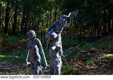 Family Statue In The Woods Of The Waterleidingduinen (heemstede Zandvoort  Vogelenzang  Aerdenhout) 
