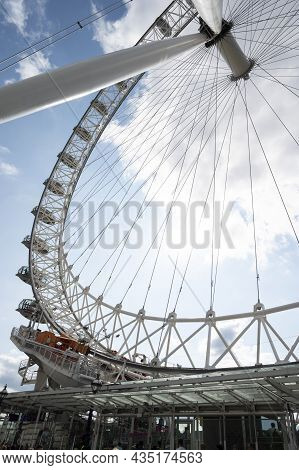 London - Aug 22,2021: The London Eye, Tourist Attraction In London City, Fair Spining Huge Wheel Con