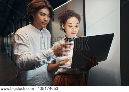 Employees Are Spending Break Together On Job