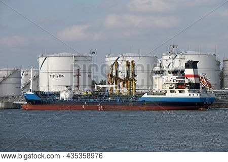 Klaipeda, Lithuania - October 02: Boats At Klaipeda Sea Port At October 02, 2021 In Klaipeda, Lithua