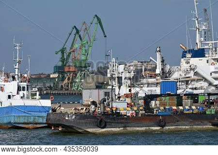 Klaipeda, Lithuania - October 02: Boats And Cranes At Klaipeda Sea Port At October 02, 2021 In Klaip