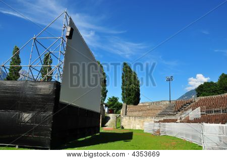 Cine al aire libre en el anfiteatro romano
